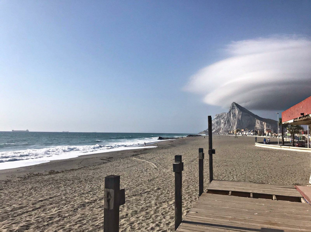 Playa de la Atunara景点图片