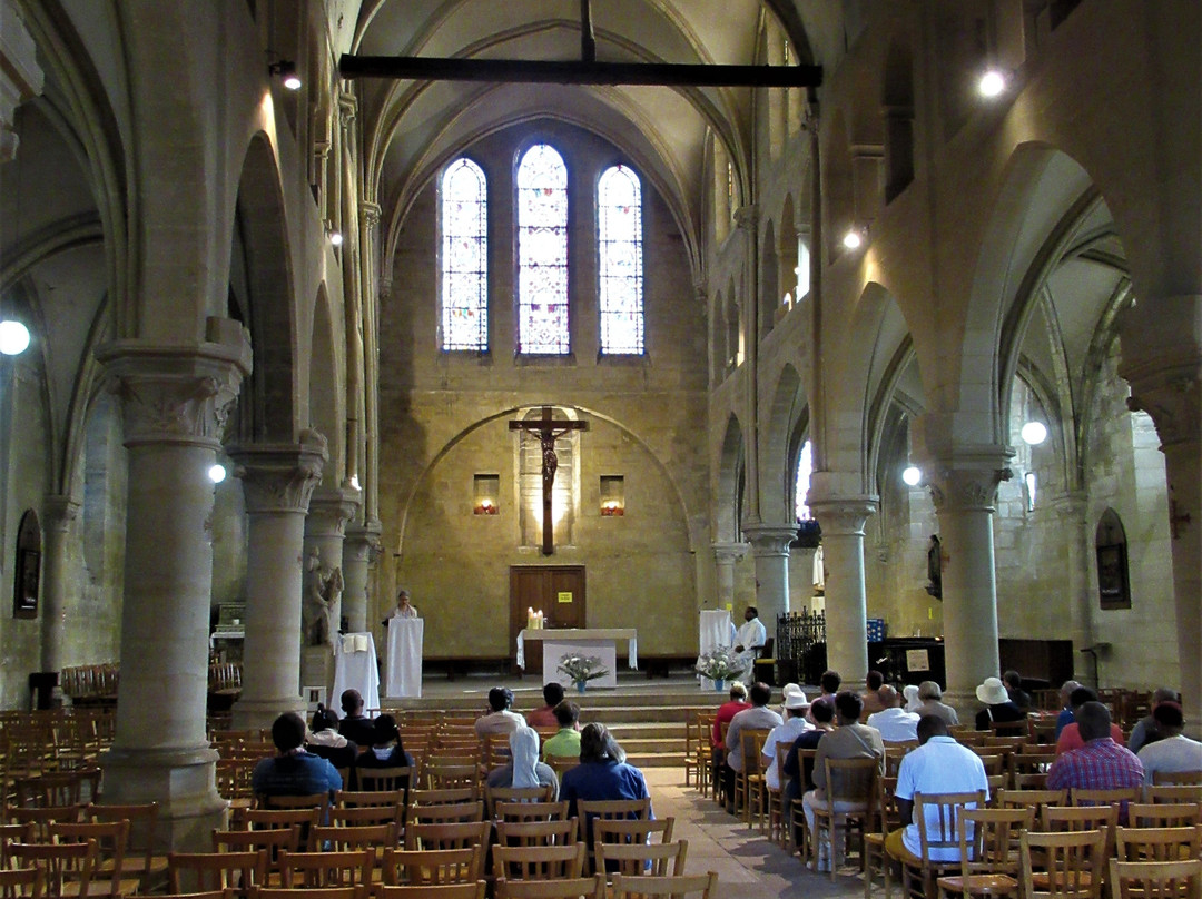 Paroisse Saint-Christophe-克雷泰伊必去景点