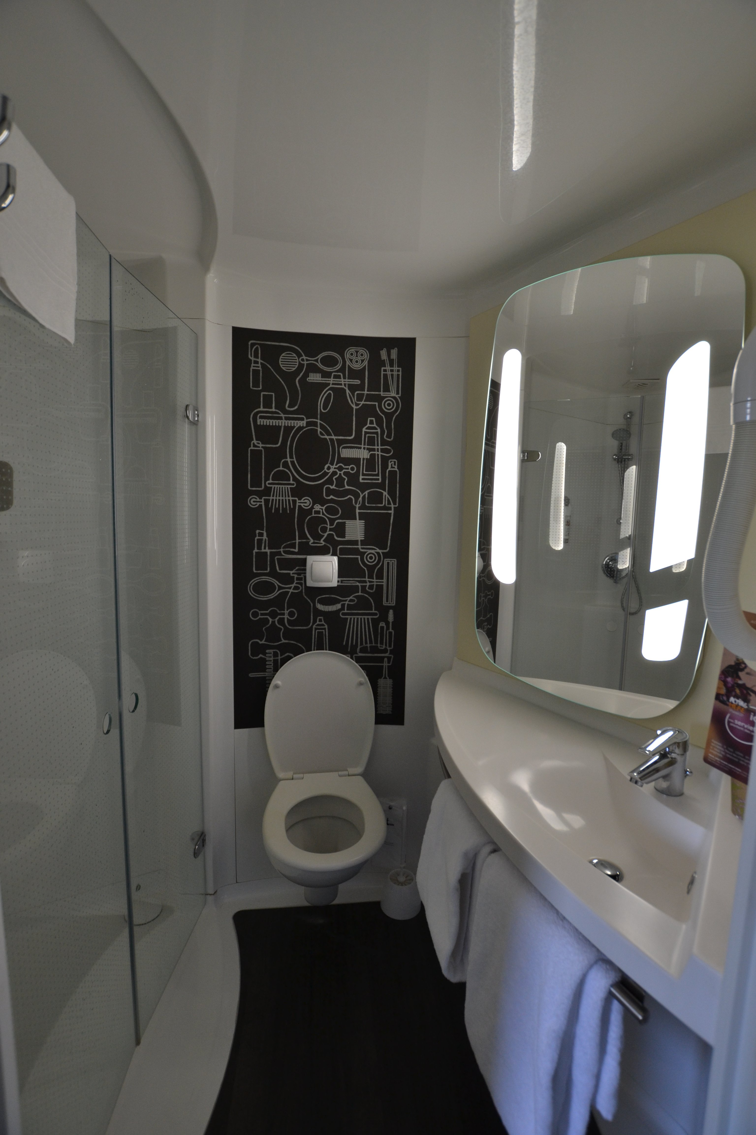 Hotel ibis Honfleur-浴室