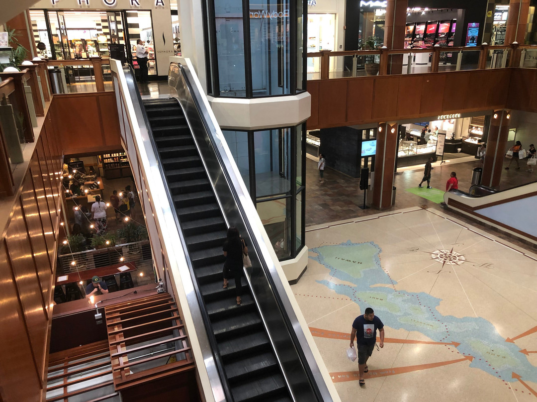 Pearlridge百货公司-阿伊亚必去景点