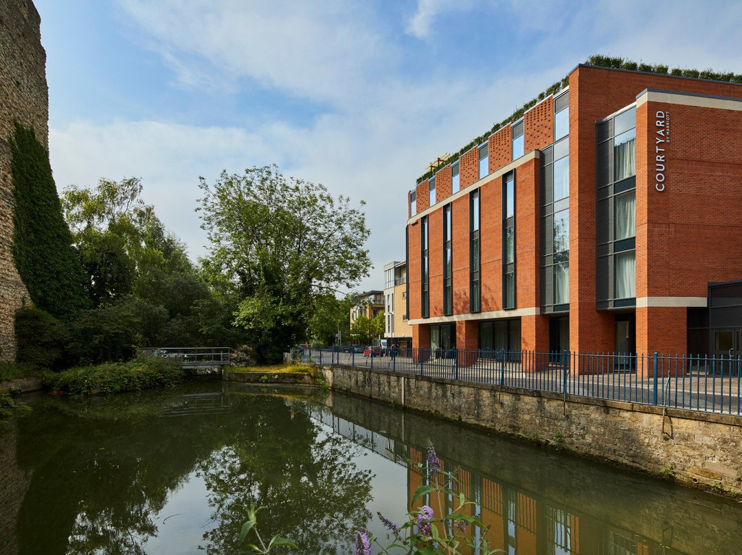 Courtyard by Marriott Oxford City Centre主图