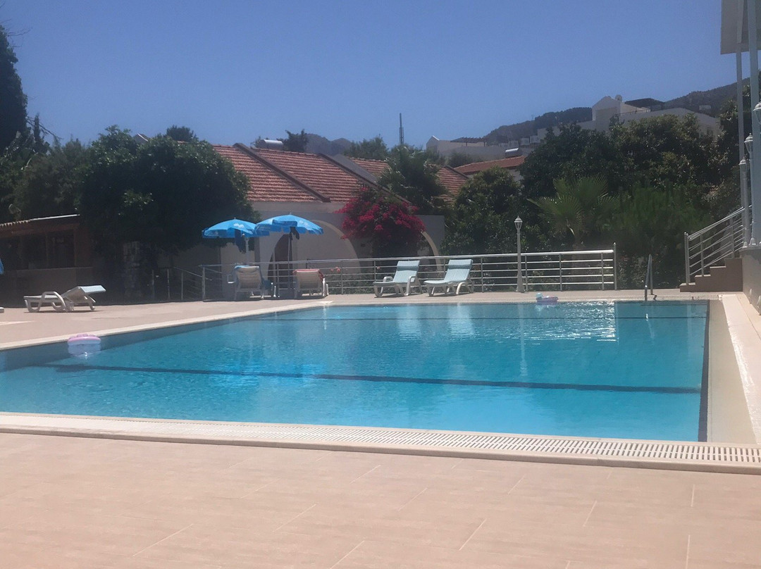 Rose Gardens Hotel主图