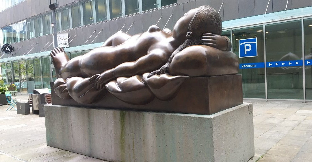 Reclining Woman von Fernando Botero景点图片