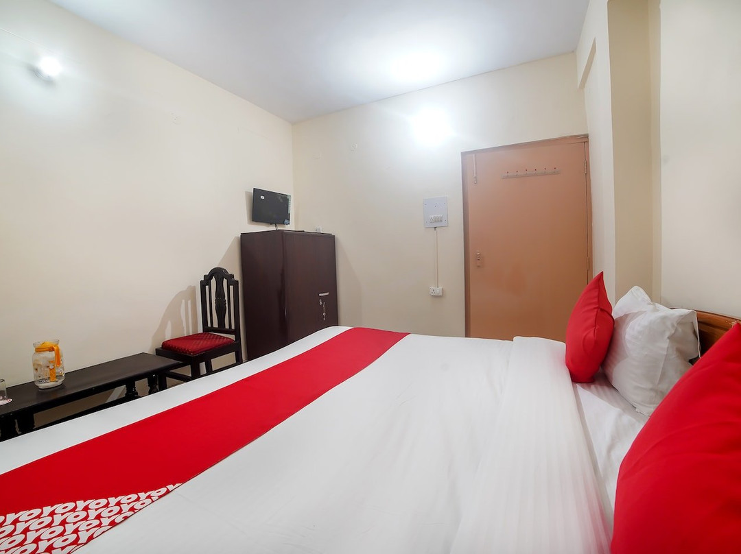 OYO 27816 Hotel Arsh