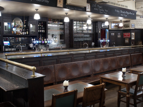 Crowne Plaza 迪拜节日之城皇冠假日酒店主图