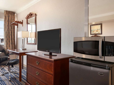 尤里卡温德姆戴斯酒店主图