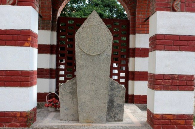 Mausoleum of Osman Dikić景点图片