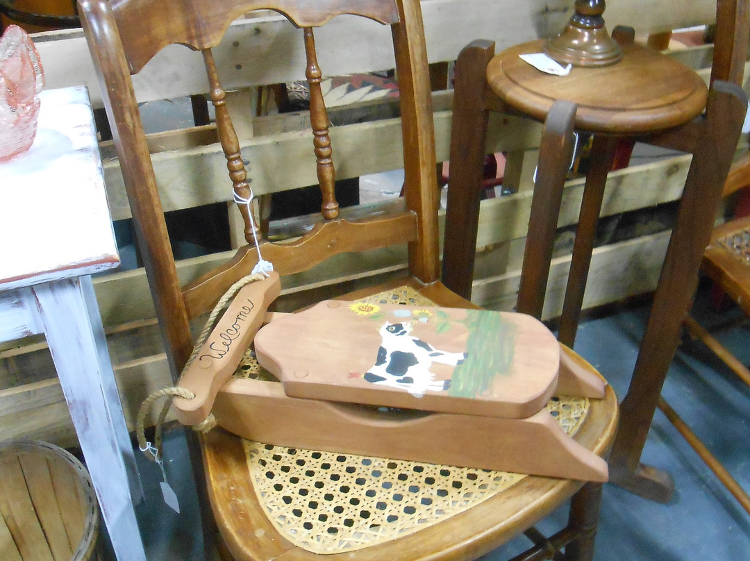 Decades Reclaimed Vintage Depot-莱克兰必去景点