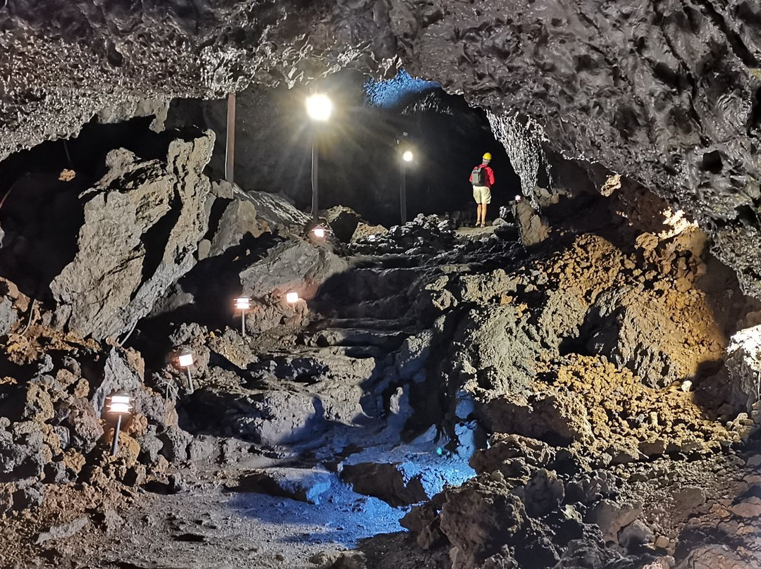 Villarrica Volcanic Caves-普孔必去景点