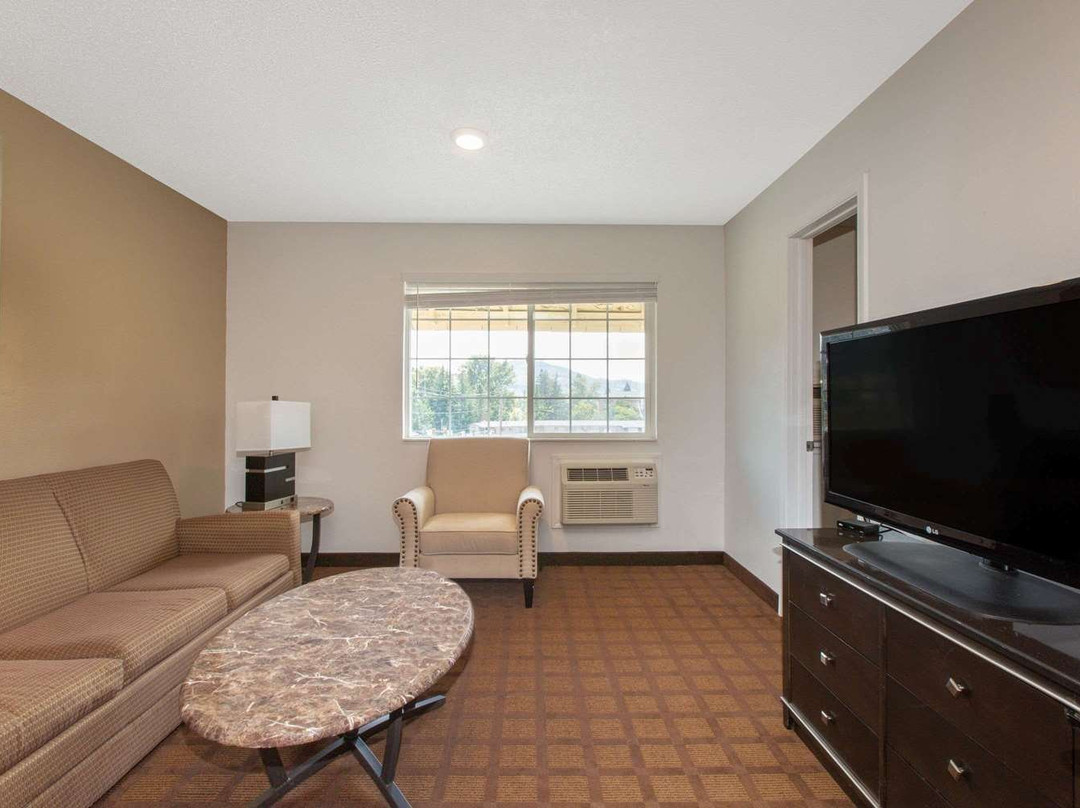 Umpqua Valley Hotel主图