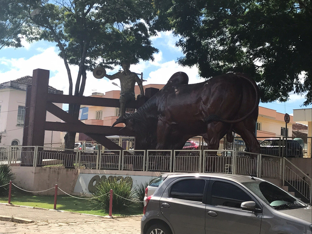 Monumento Menino Da Porteira-Ouro Fino必去景点