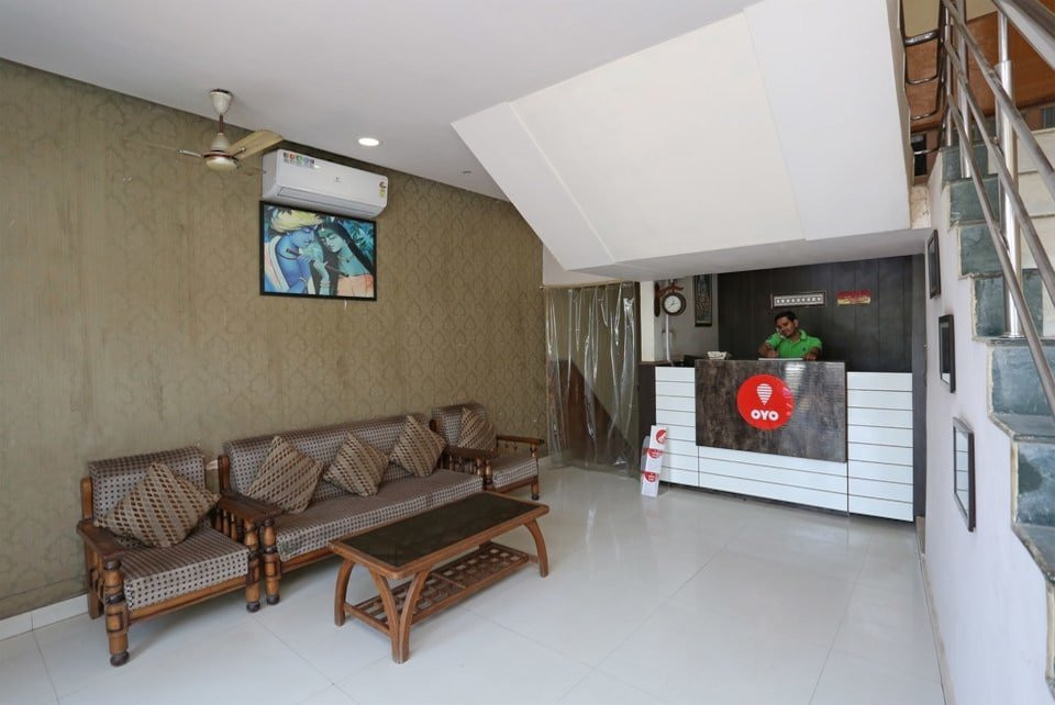 马哈拉那宫酒店主图