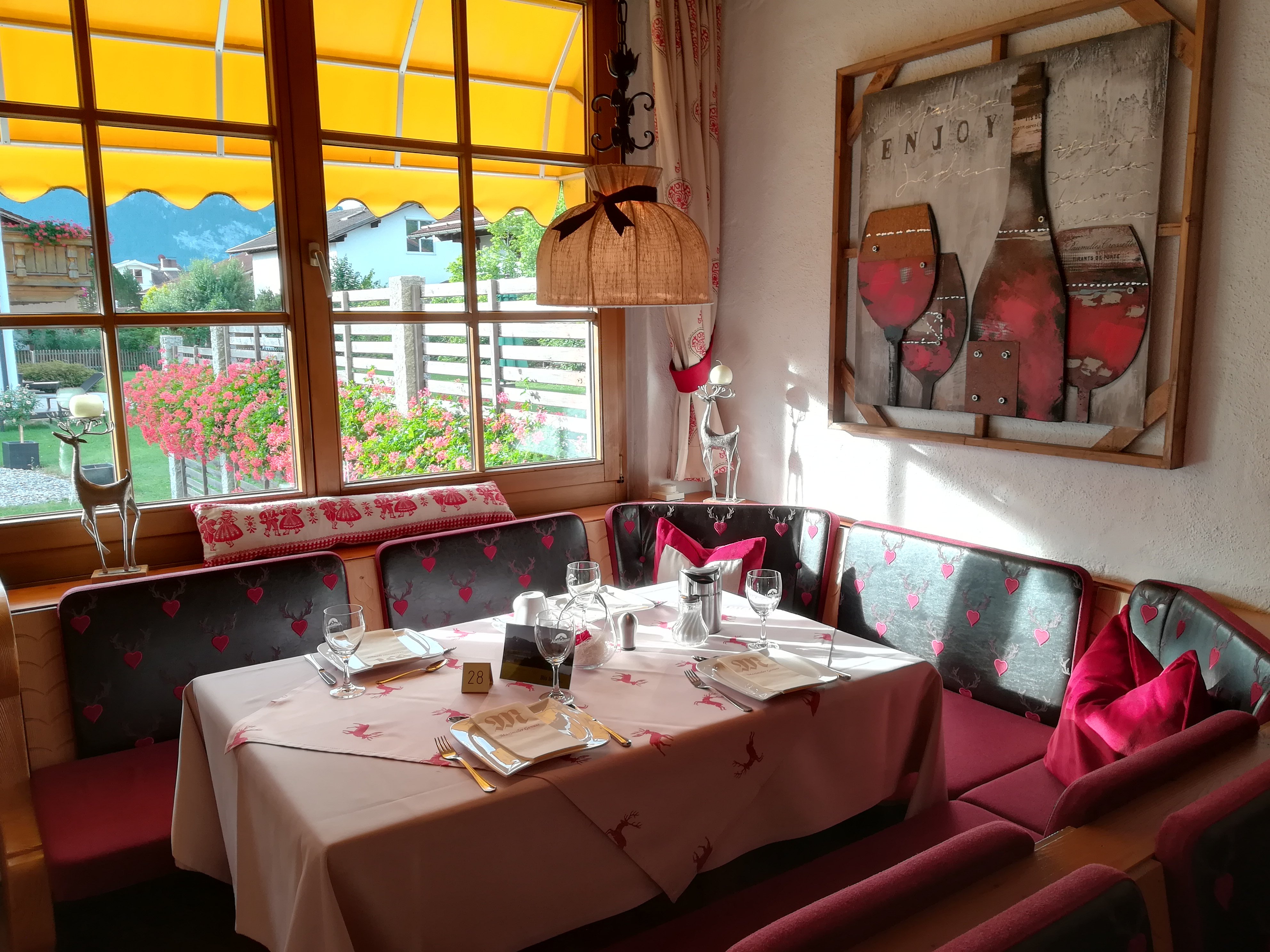 Maximilian Appartements-餐饮