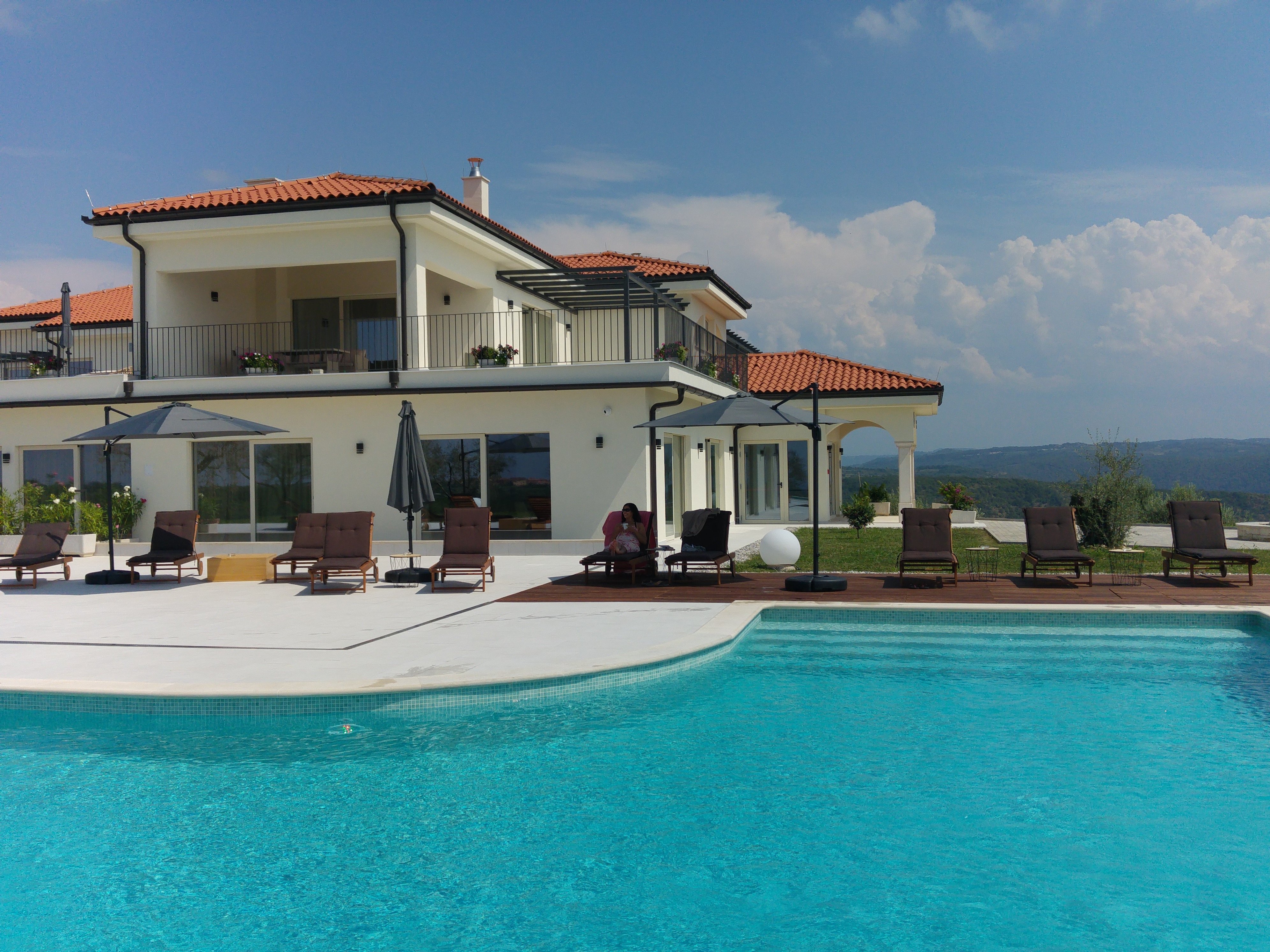 Wine Residence Cattunar-泳池