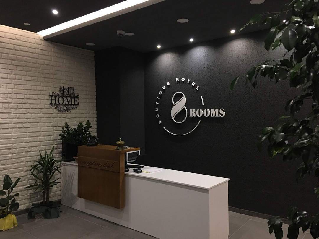 8 Rooms Hotel主图