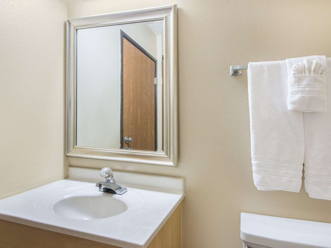 Super 8 by Wyndham Portales主图