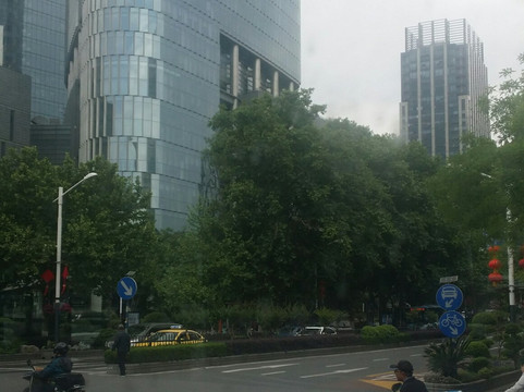 绿地中心紫峰购物广场-南京市必去景点
