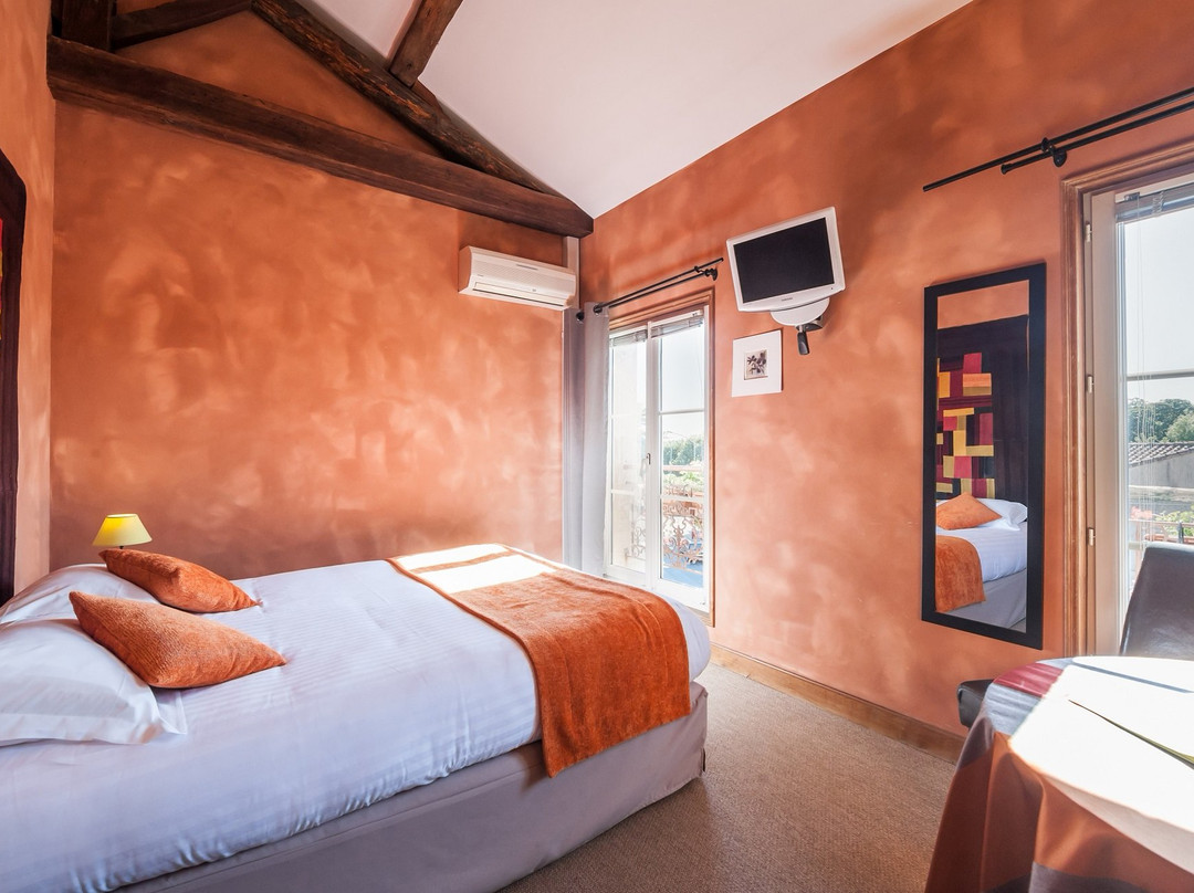 Logis Hôtel les Glycines主图