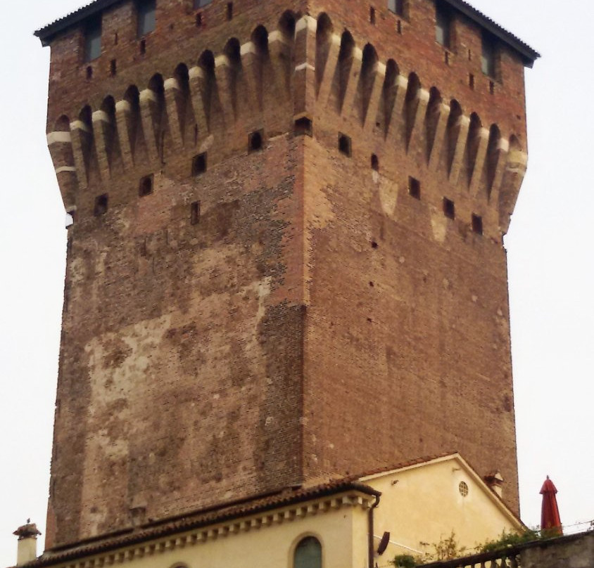 Porta Castello e Il Suo Torrione景点图片