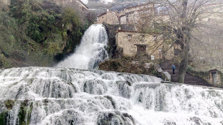 Cascada de Orbaneja景点图片