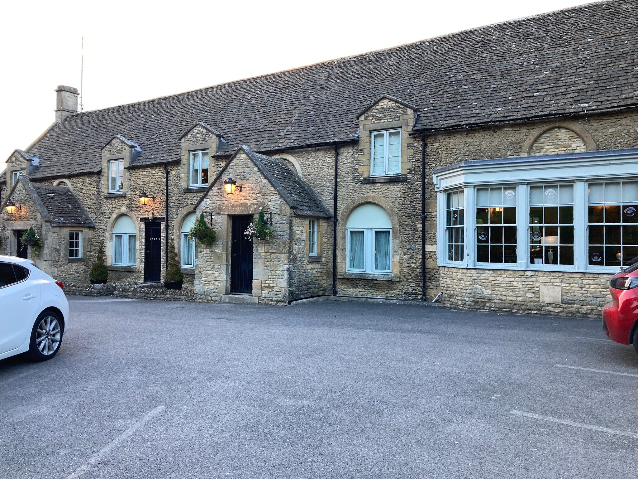 Colesbourne Inn-官方