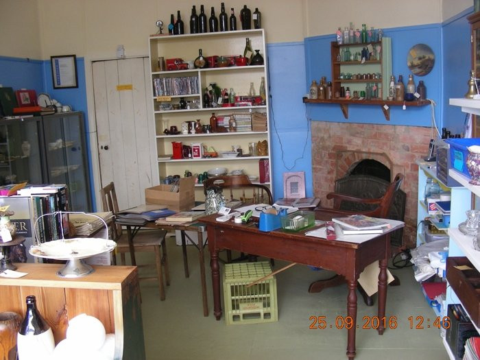 Antiques Bottles Collectables Shop-Avoca必去景点