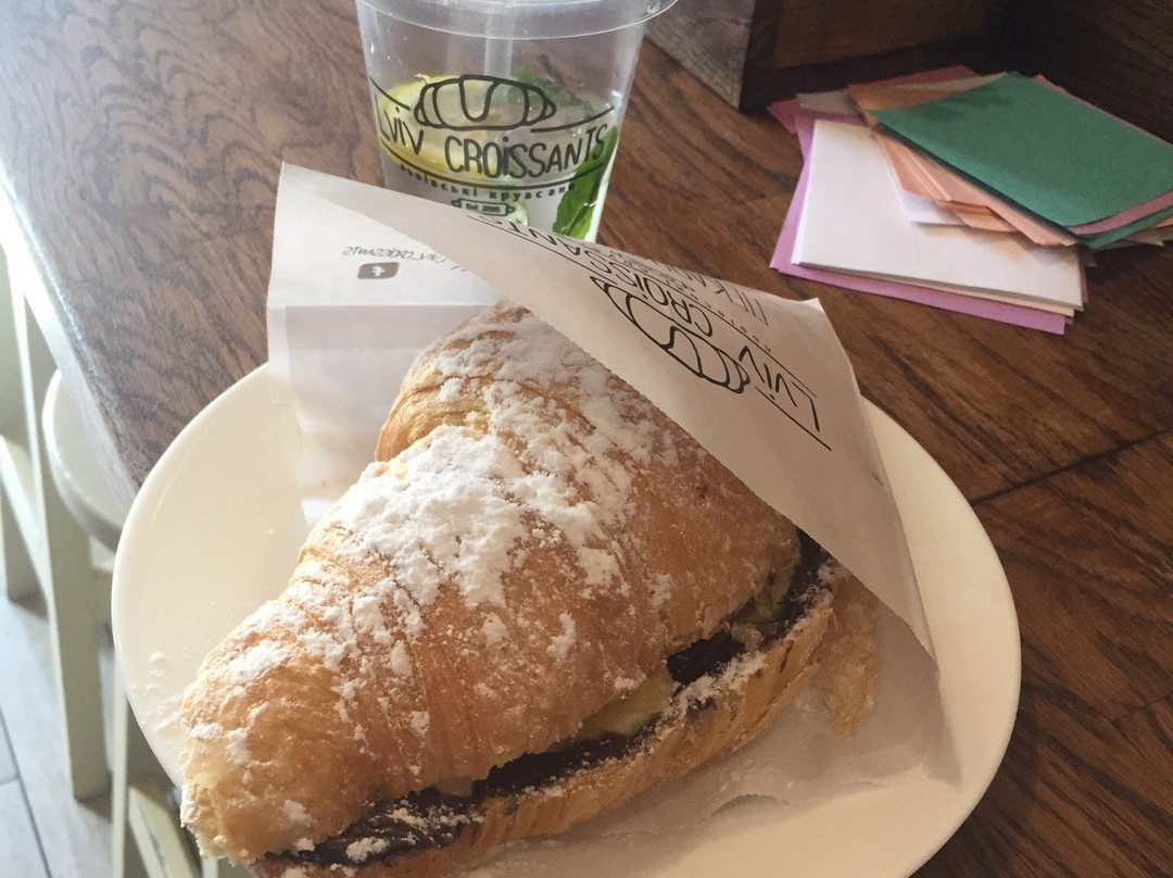 Ozerna餐馆和美食-Lviv Croissants