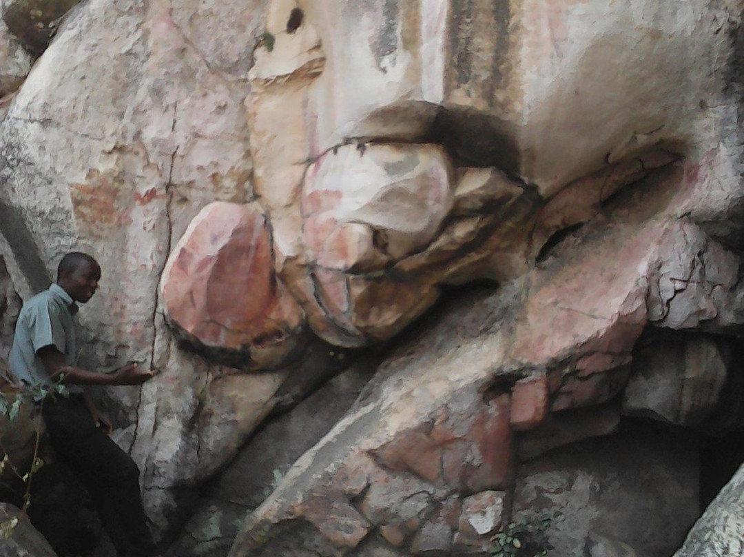 Mwela Rock Paintings景点图片