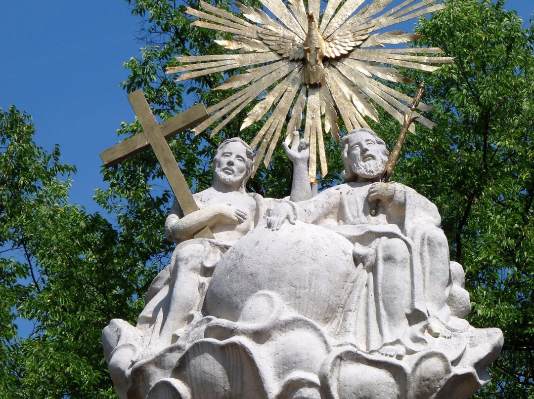 Holy Trinity Monument景点图片