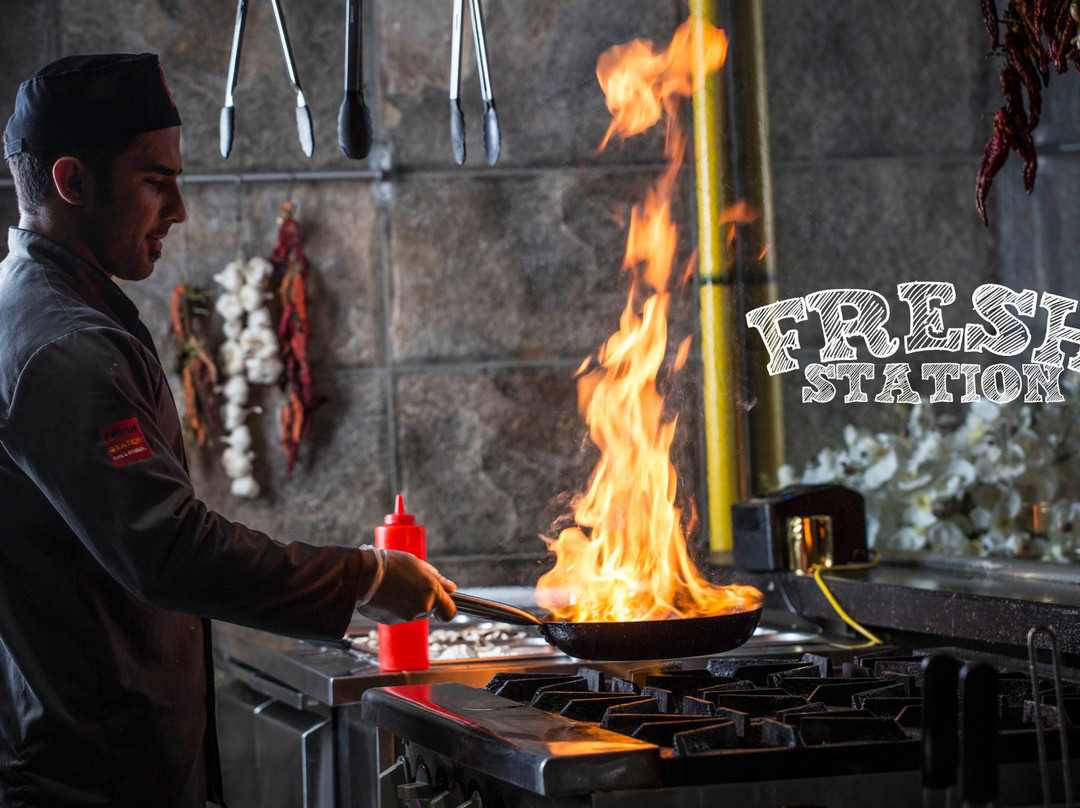 Mobarakeh餐馆和美食-Fresh Station