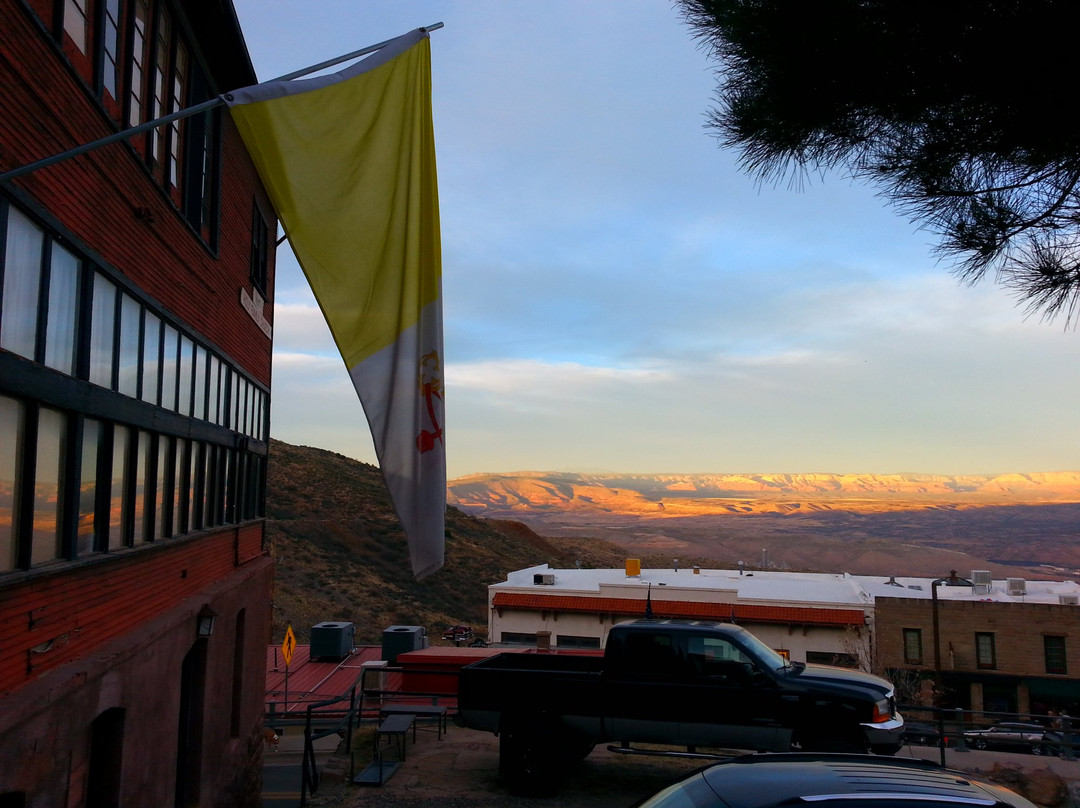 Holy Family Church-杰罗姆必去景点
