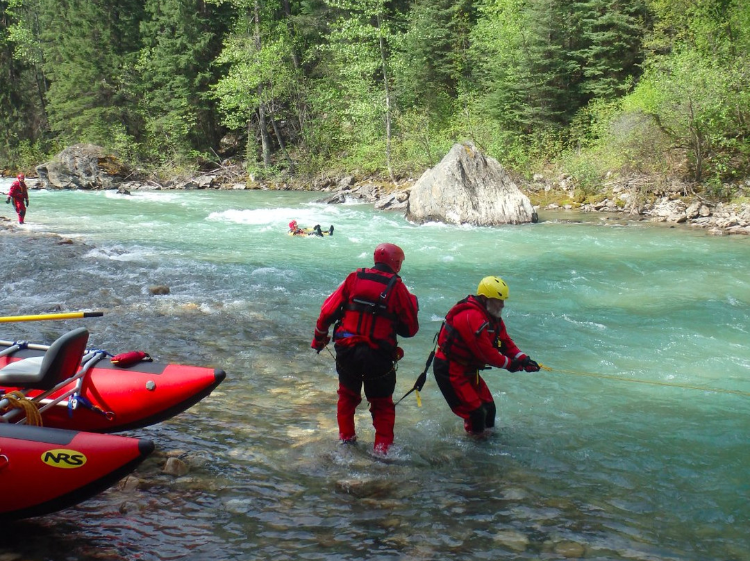 Adventure Paddle School景点图片