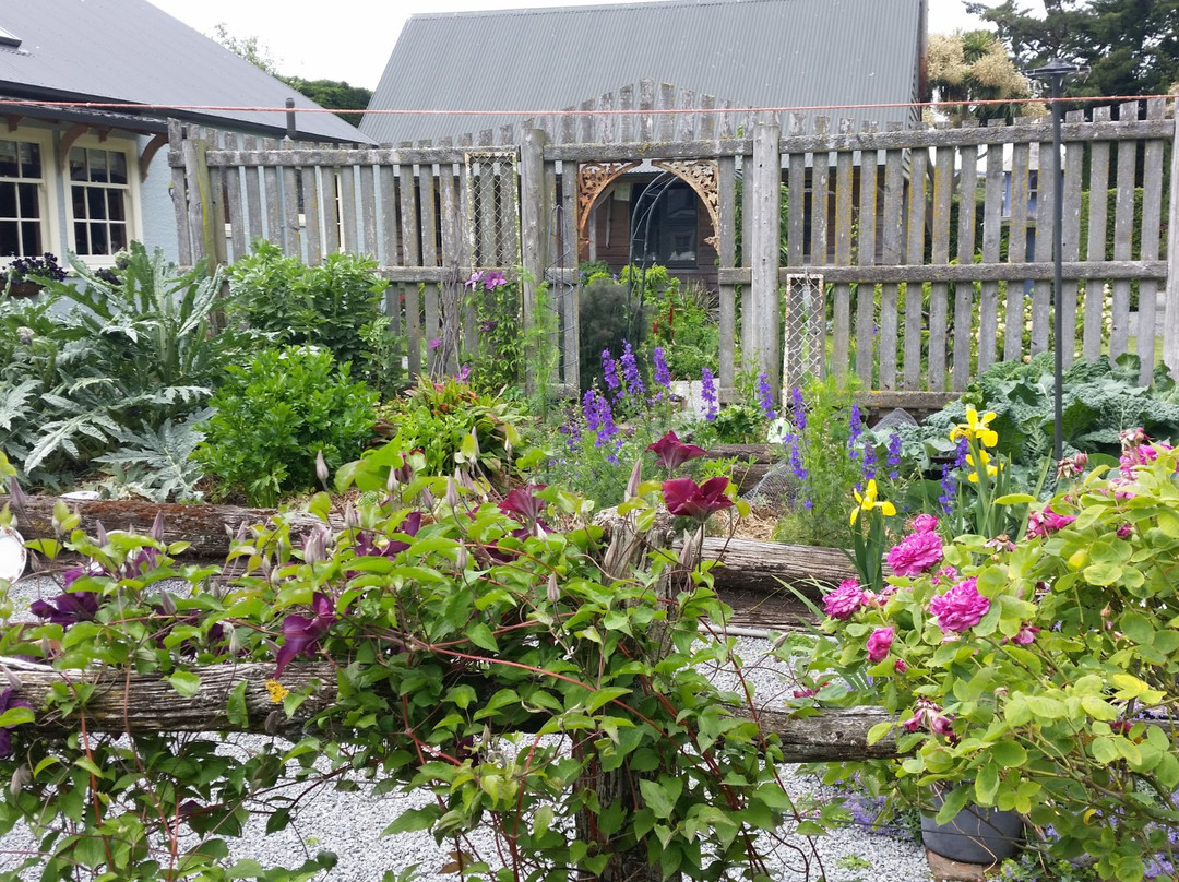 Ridge Road Gardens景点图片