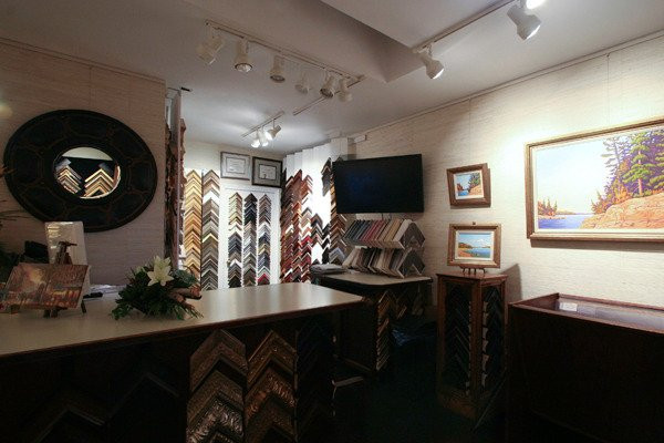 Creations Art Gallery & Framing-安卡斯特必去景点