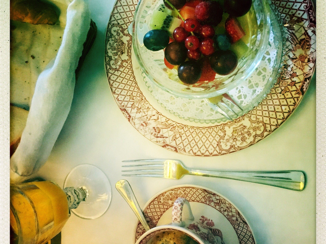 巴顿皇冠酒店主图