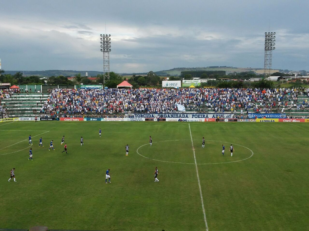 Estadio Bernardo Rubinge de Queiroz-Patos de Minas必去景点