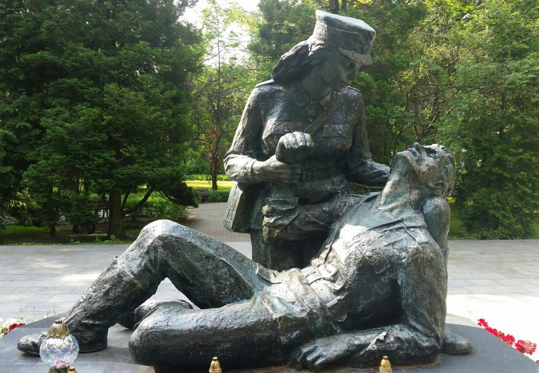 Pomnik Sanitariuszki-科沃布热格必去景点