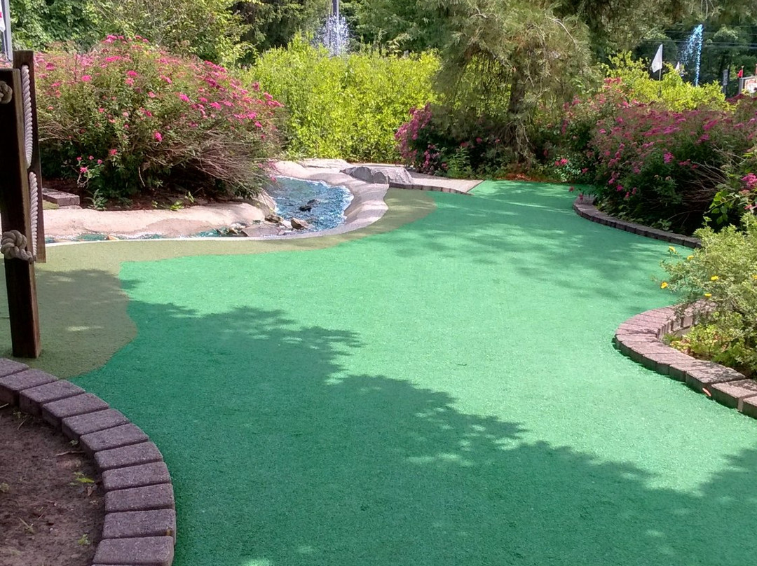 Lumberjack Pass Miniature Golf-乔治湖必去景点