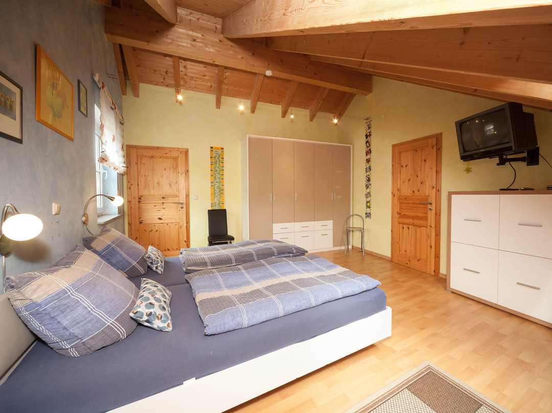 Weingut Hirschen-Schuster主图