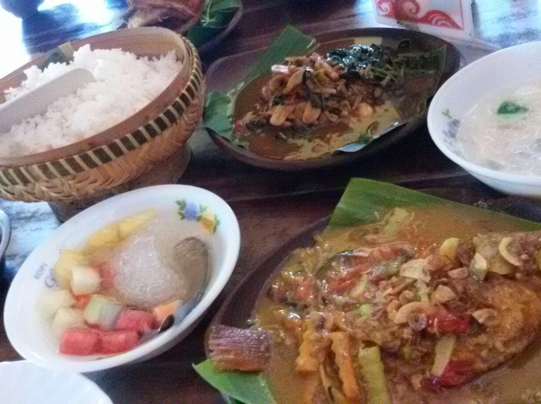 波诺罗戈餐馆和美食-Mbok Mingkem