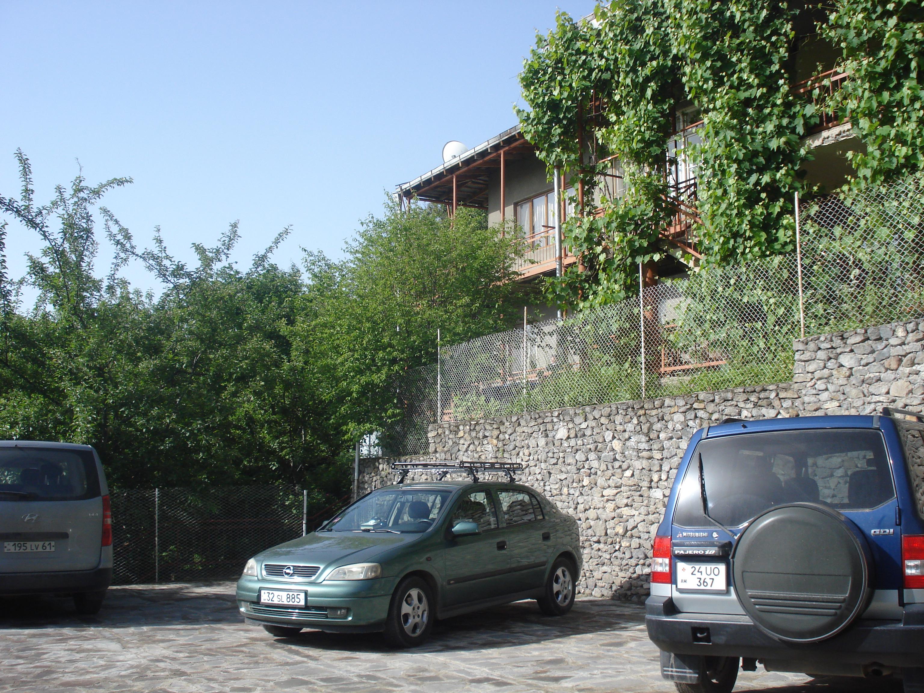 Khachik's B&B-官方
