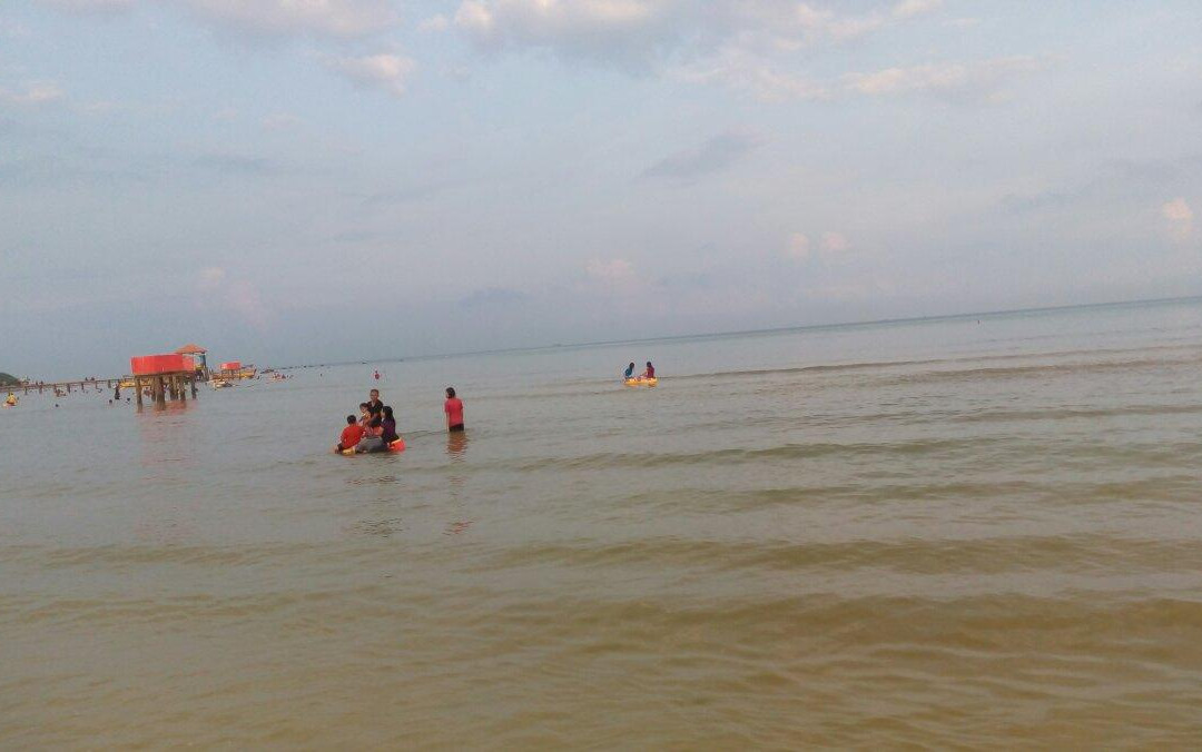 Bandengan Beach景点图片