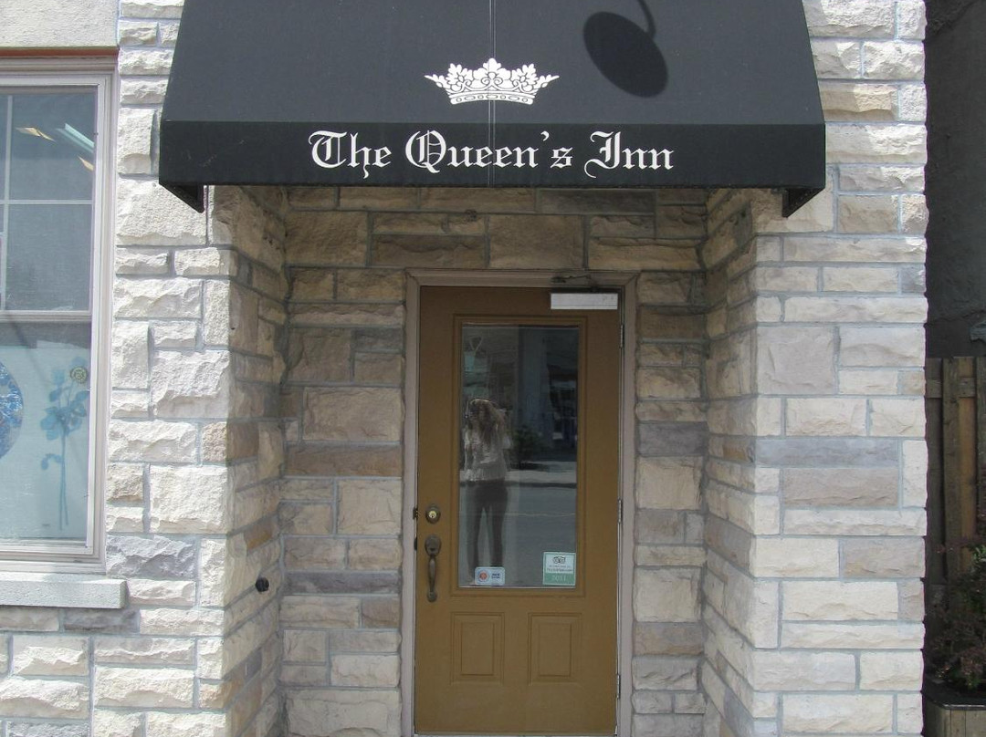 The Queen's Inn主图