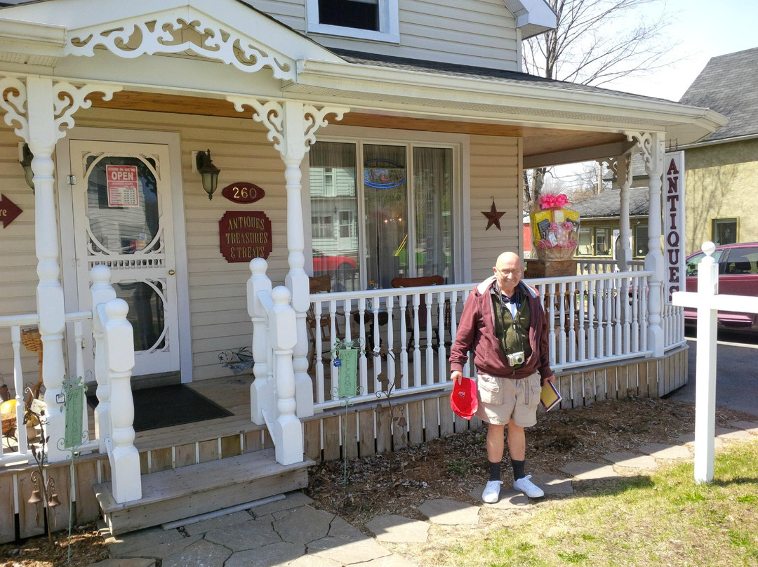 Antiques, Treasures & Treats-Arnprior必去景点