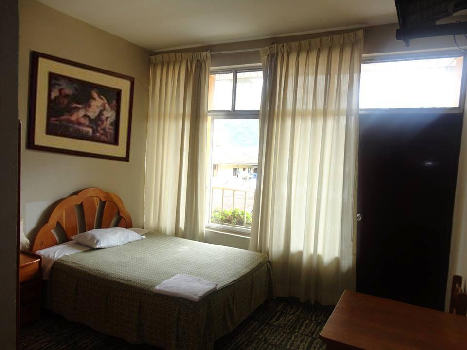 Hostal Tropical