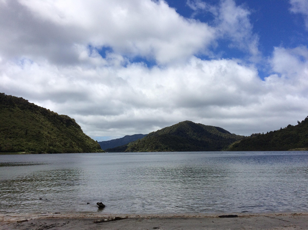 Lake Waikaremoana景点图片