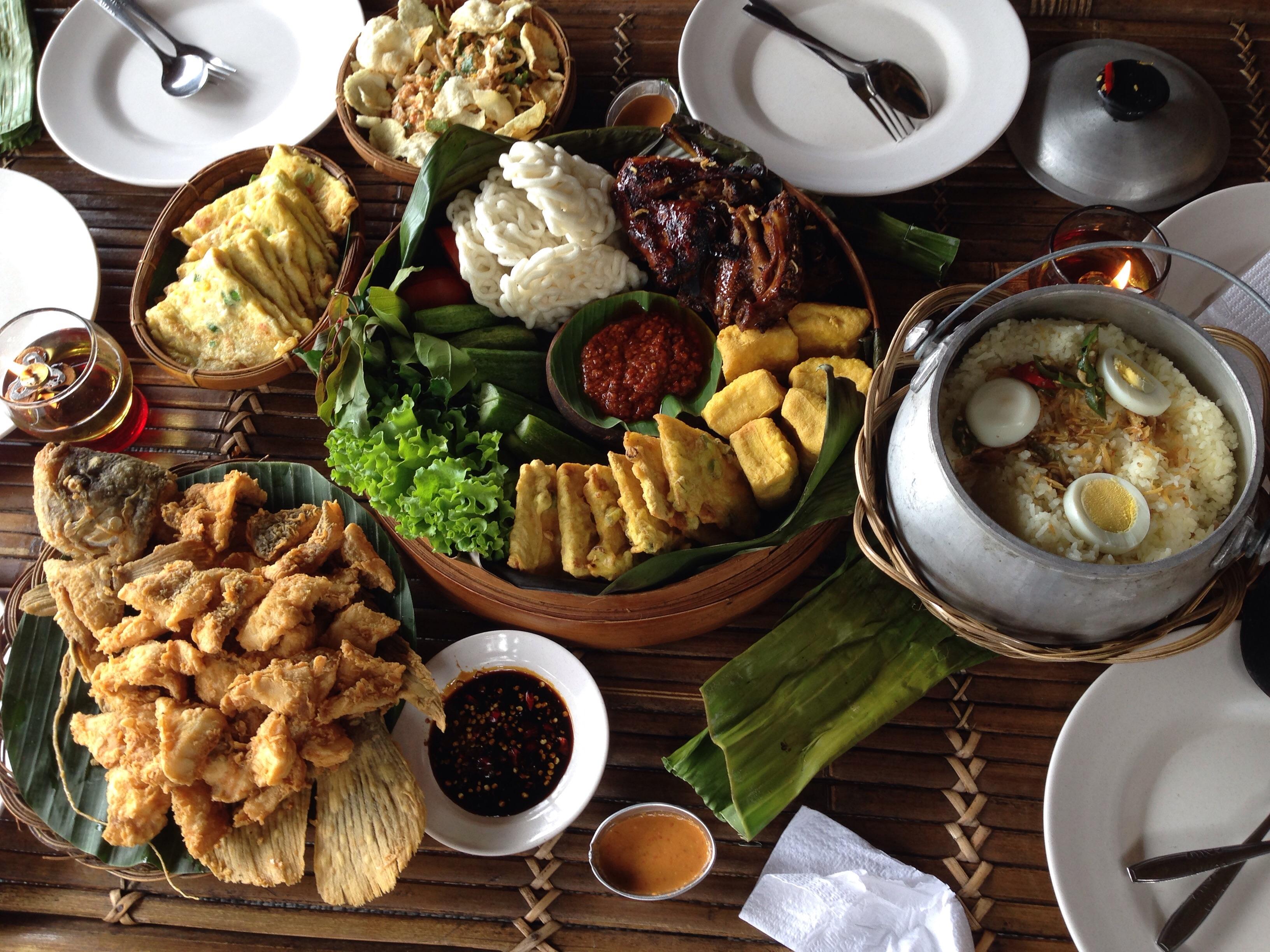 Saung Gawir-餐饮