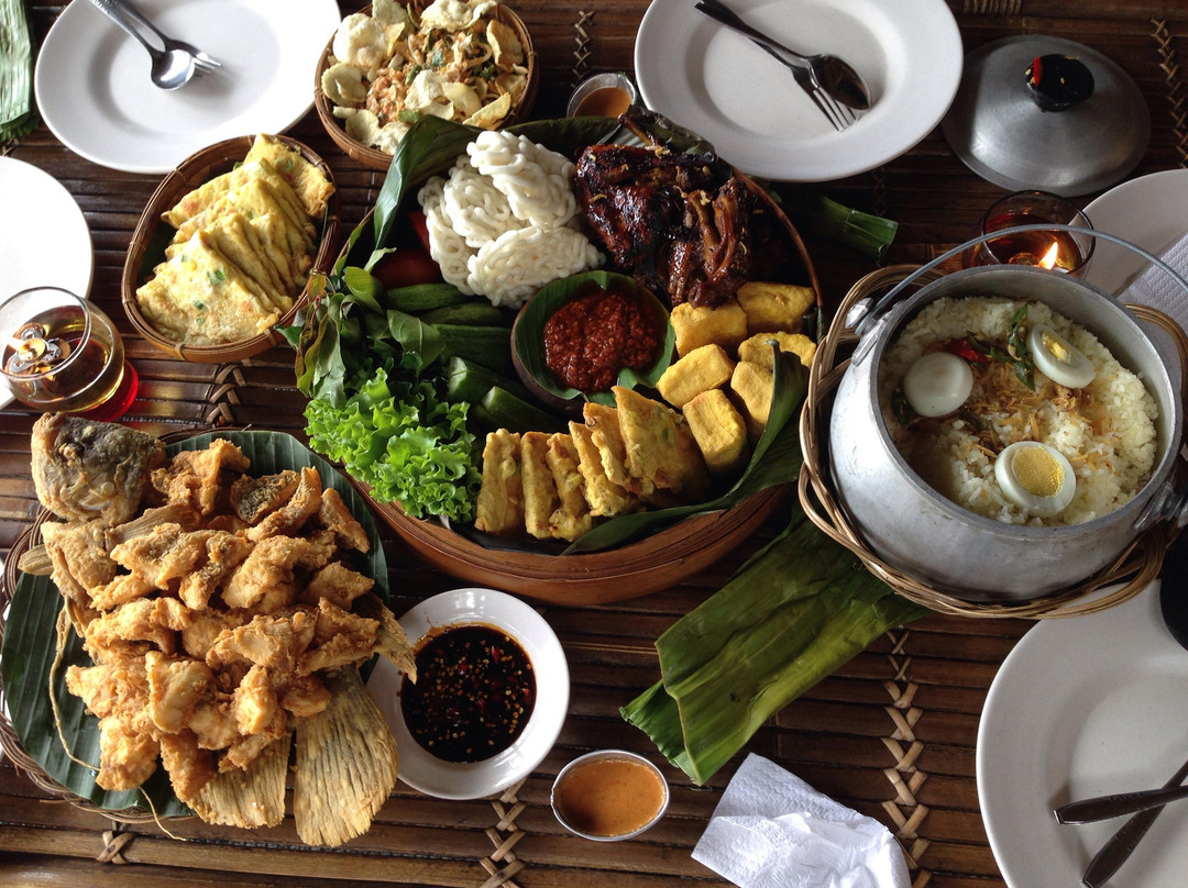 Panundaan酒店住宿-Saung Gawir