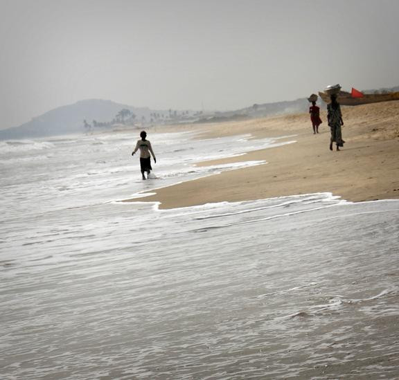 Bojo Beach-阿克拉必去景点