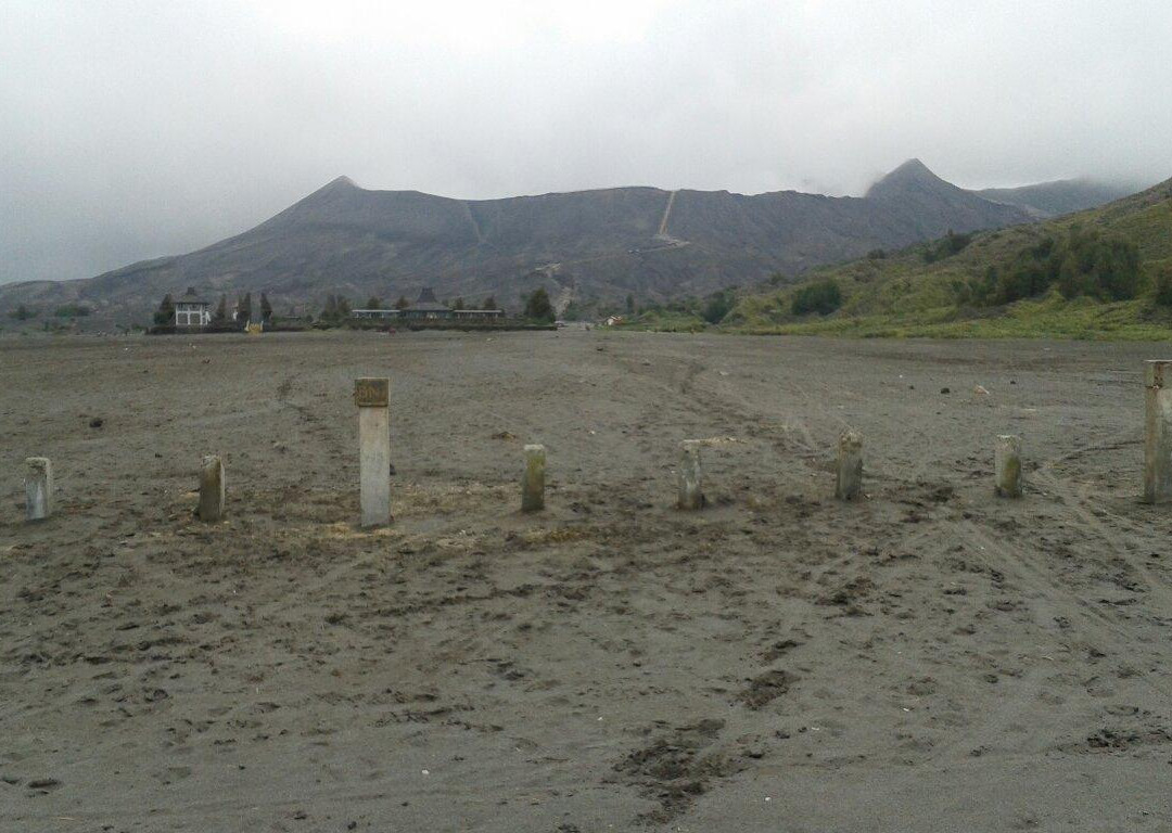 Mount Semeru Volcano景点图片